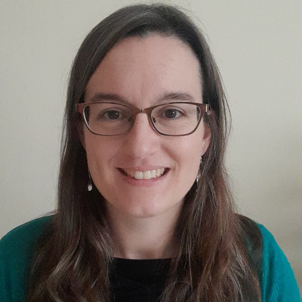 featued article author